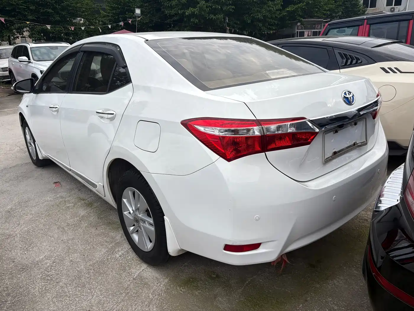 Toyota Corolla 2014 1.6L Manual GL-i фото 9