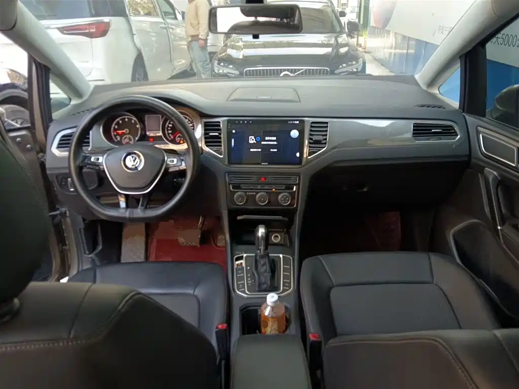 Volkswagen Golf Sportsvan 2018 230TSI Automatic Progressive фото 6
