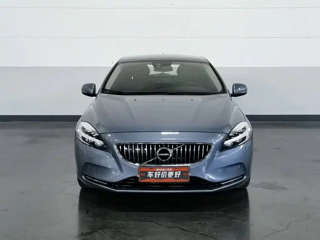 Volvo V40 2018 2018 T3 R-Design Edition