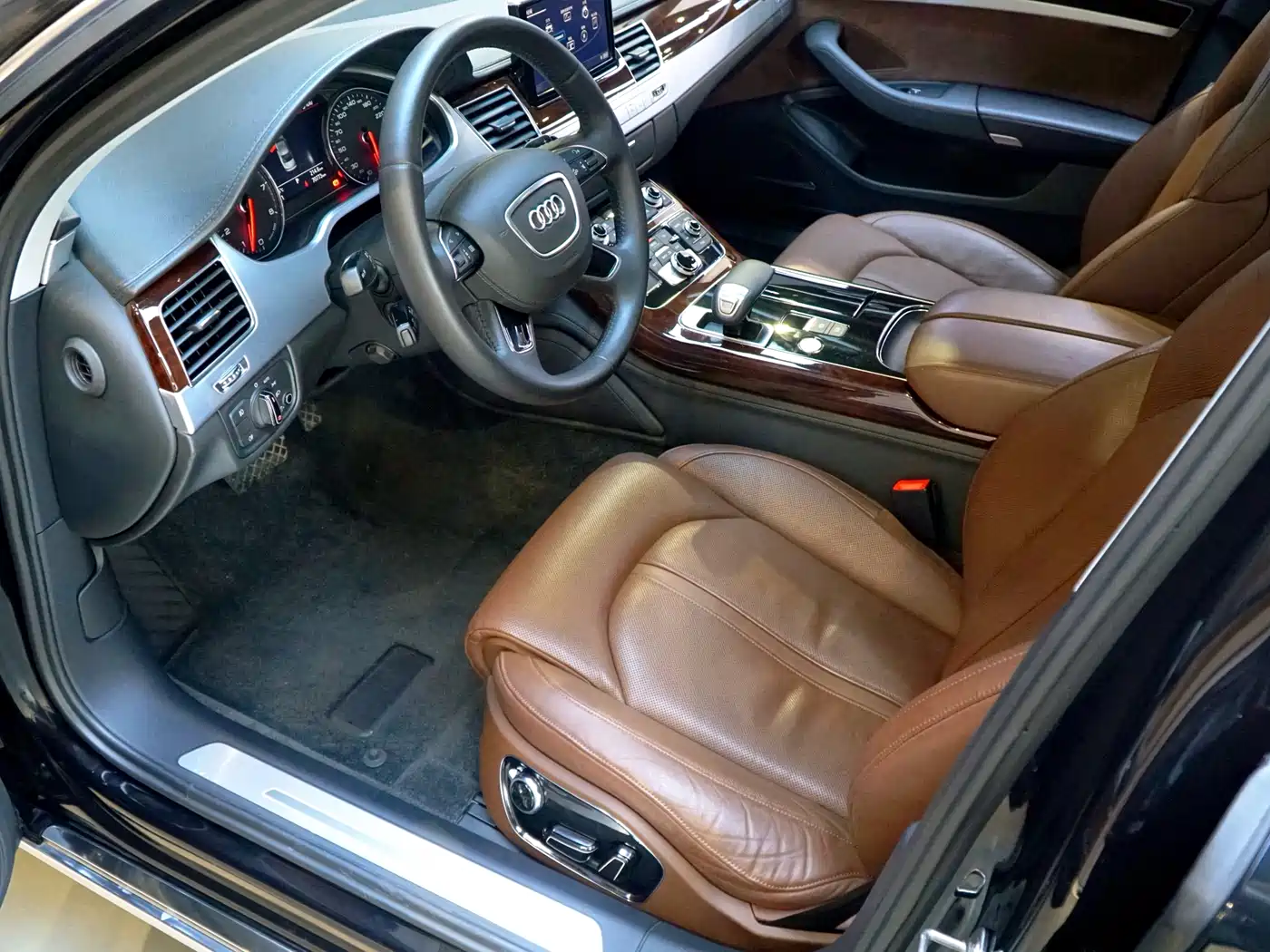 Audi A8 2012 A8L 45 TFSI quattro Luxury фото 7