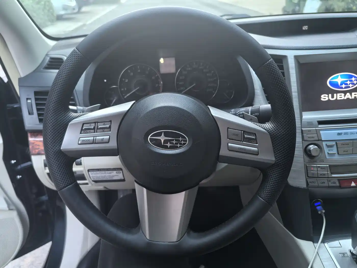 Subaru Legacy 2010 2.5i Luxury Navigation Edition фото 11