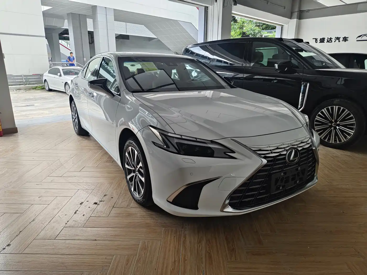 Lexus ES 2026 2025 200 Ultimate Edition
