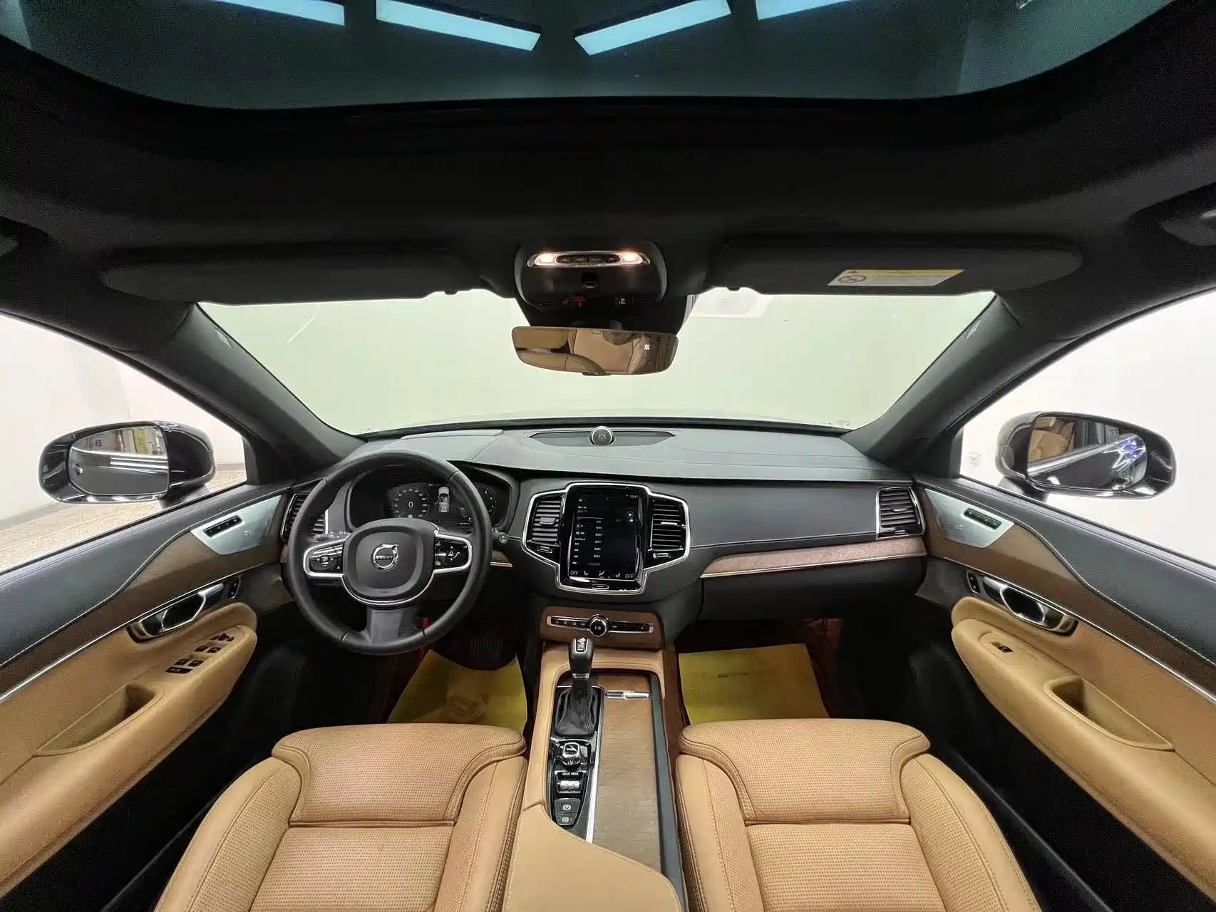 Photo 22 - Volvo XC90