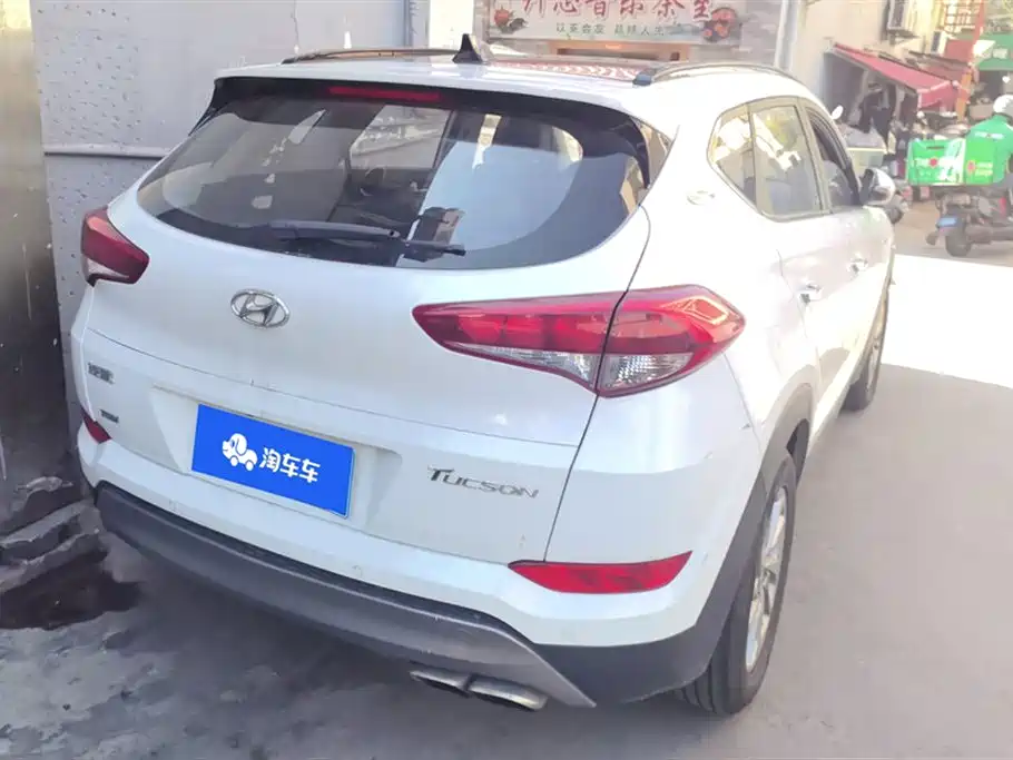 HYUNDAI TUCSON