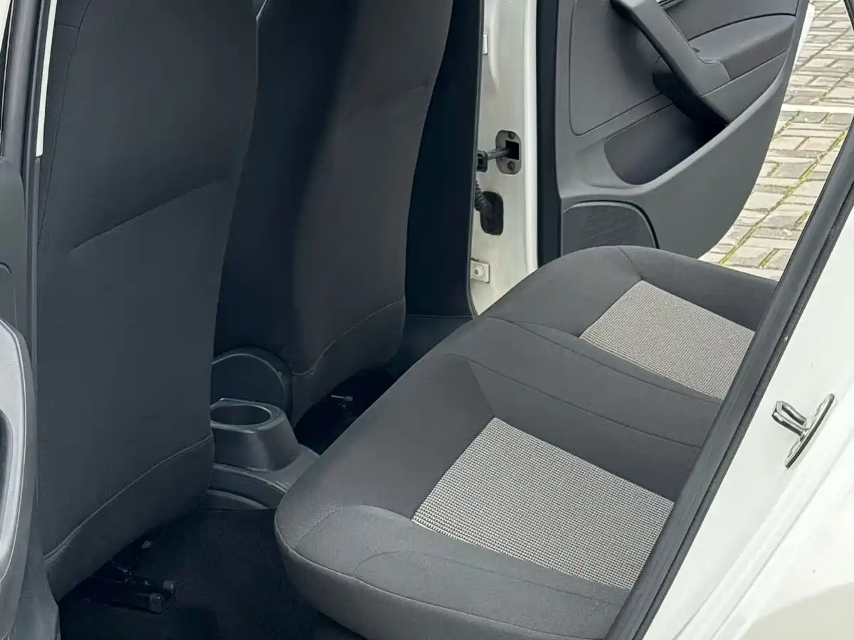 Volkswagen Polo 2016 1.4L Manual Trend фото 11