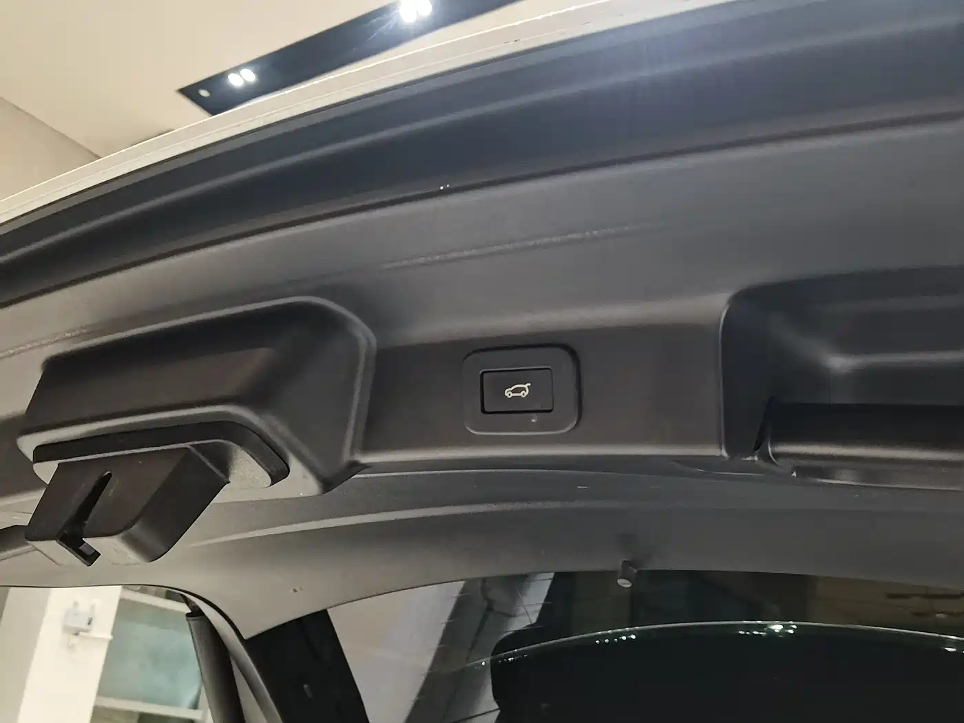Jaguar F-PACE 2024 2024 P250 R-Dynamic SE