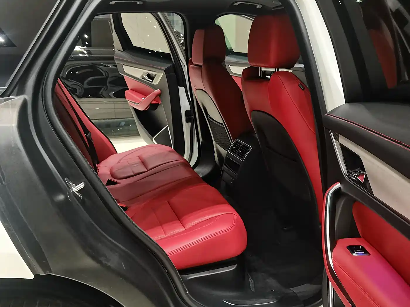 Jaguar F-PACE 2024 2024 P250 R-Dynamic SE