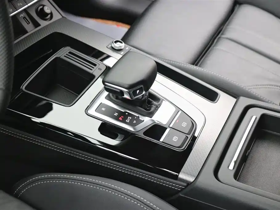 Audi Q5L 2022 45T Luxury Dynamic фото 14