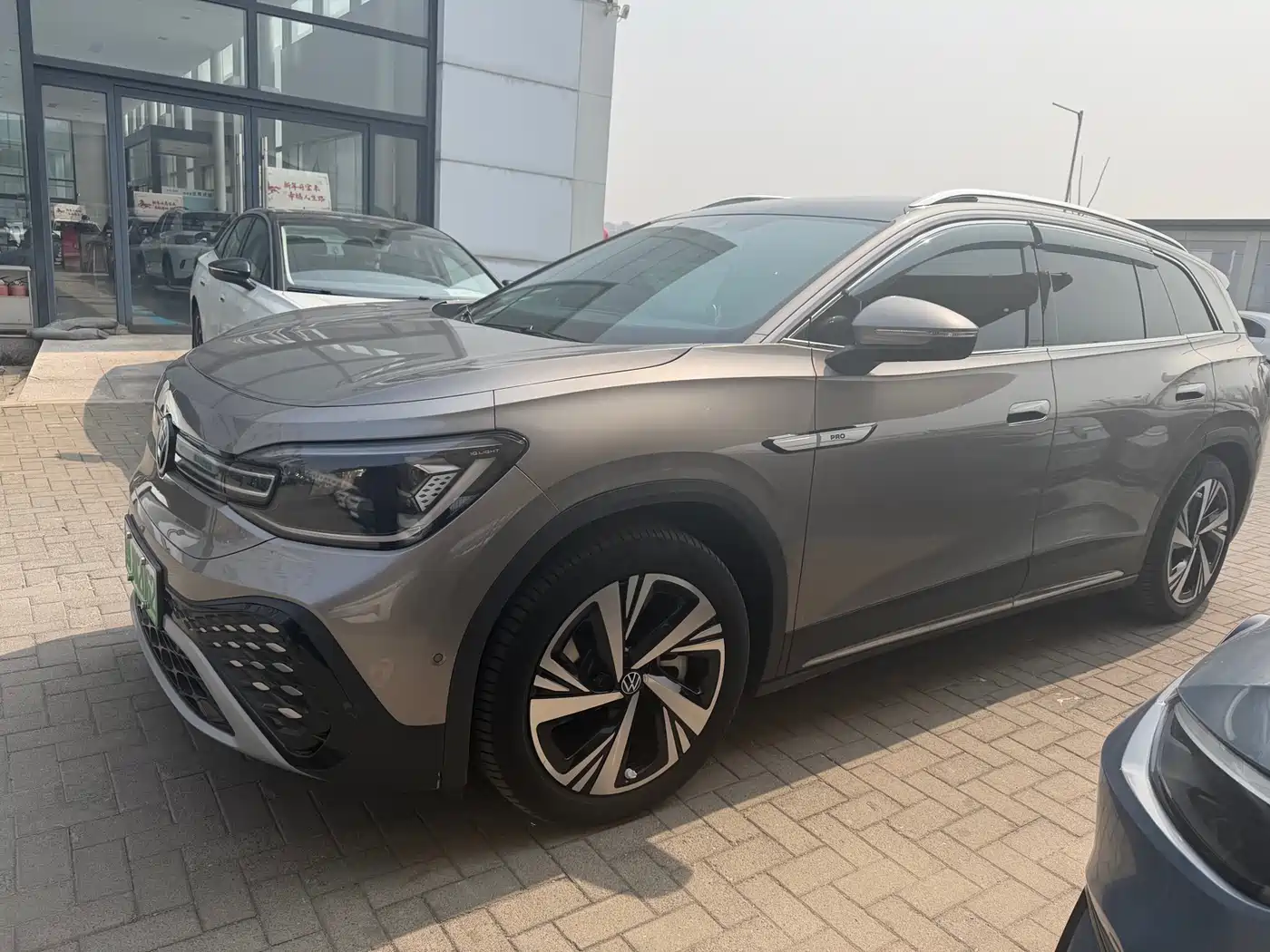 VOLKSWAGEN ID.6 CROZZ