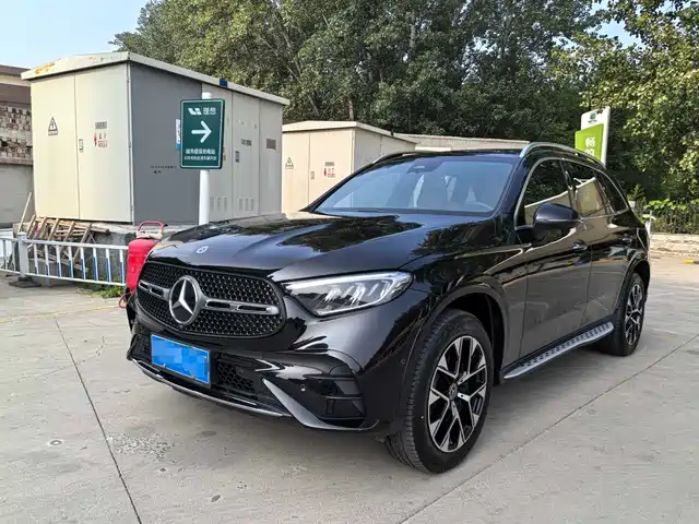 MERCEDES-BENZ GLC