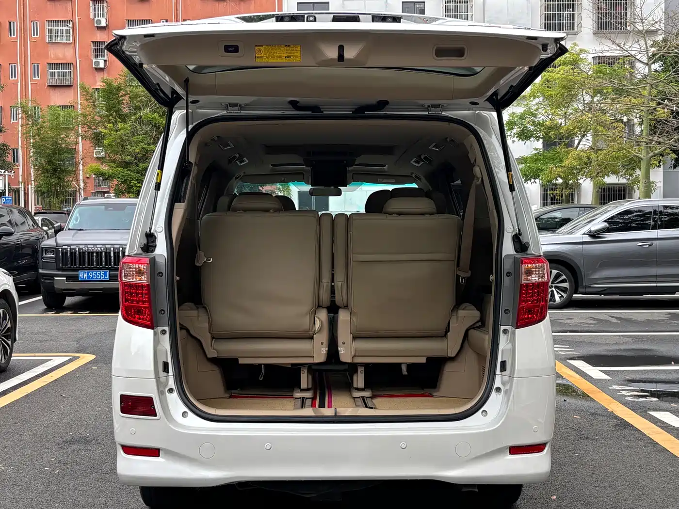 Toyota Alphard 2011 3.5L Luxury Edition фото 13