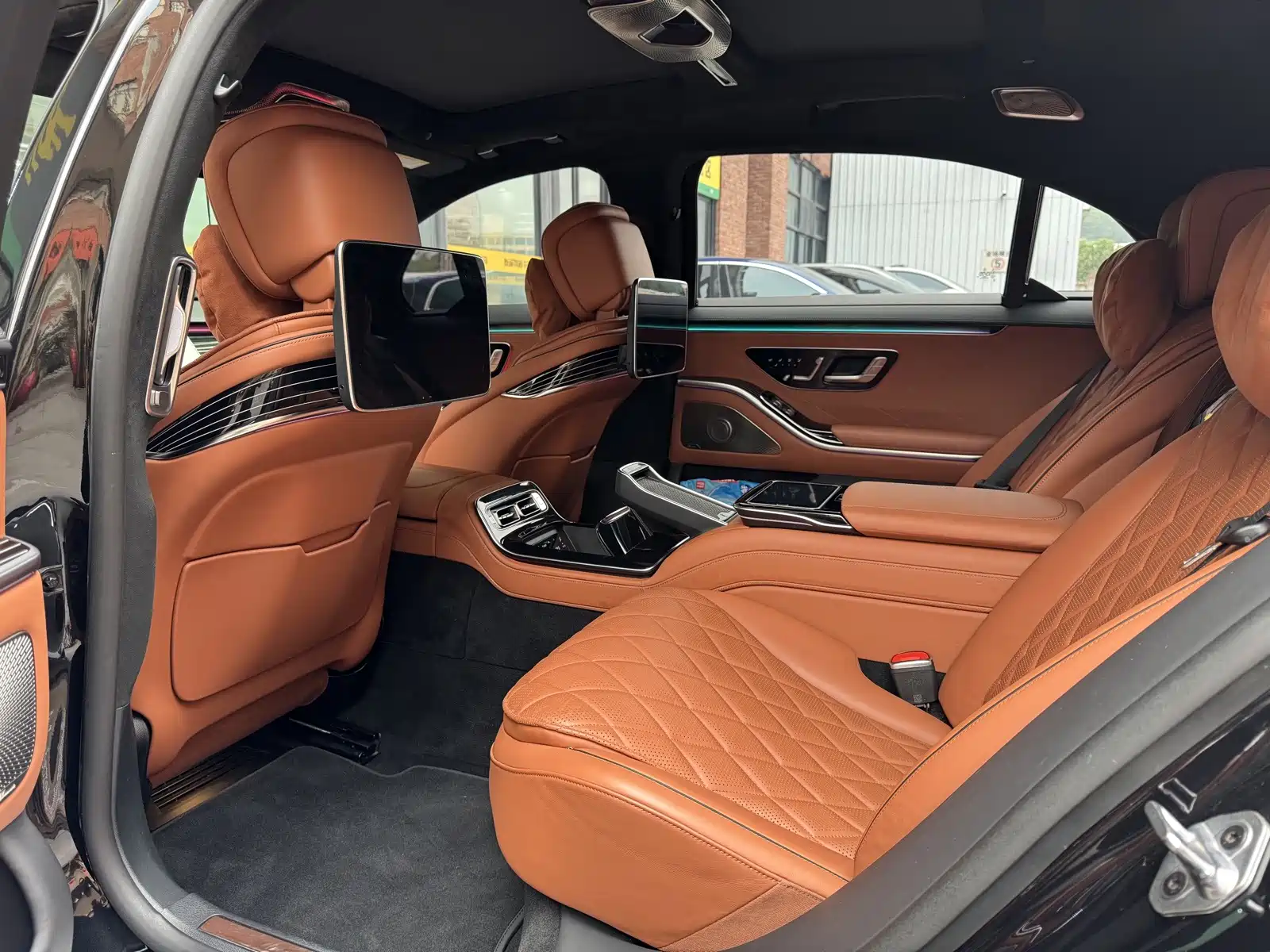 Фото 11 - Mercedes-Benz S-Class