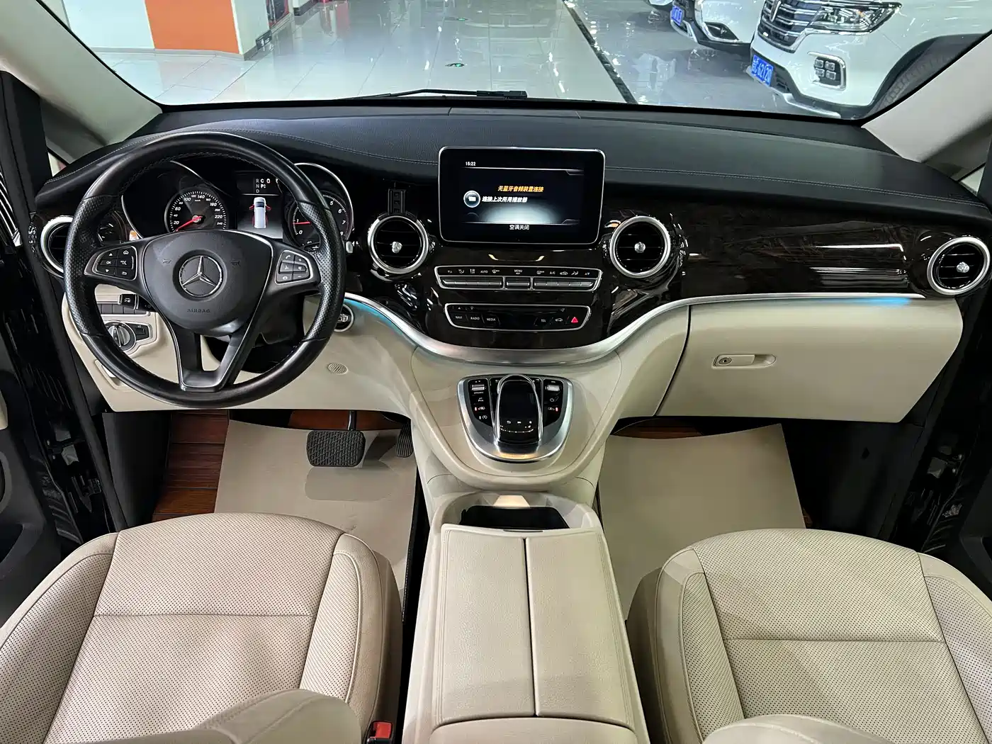 Mercedes-Benz V-Class 2018 V 260 L Premium Long Version China V фото 4