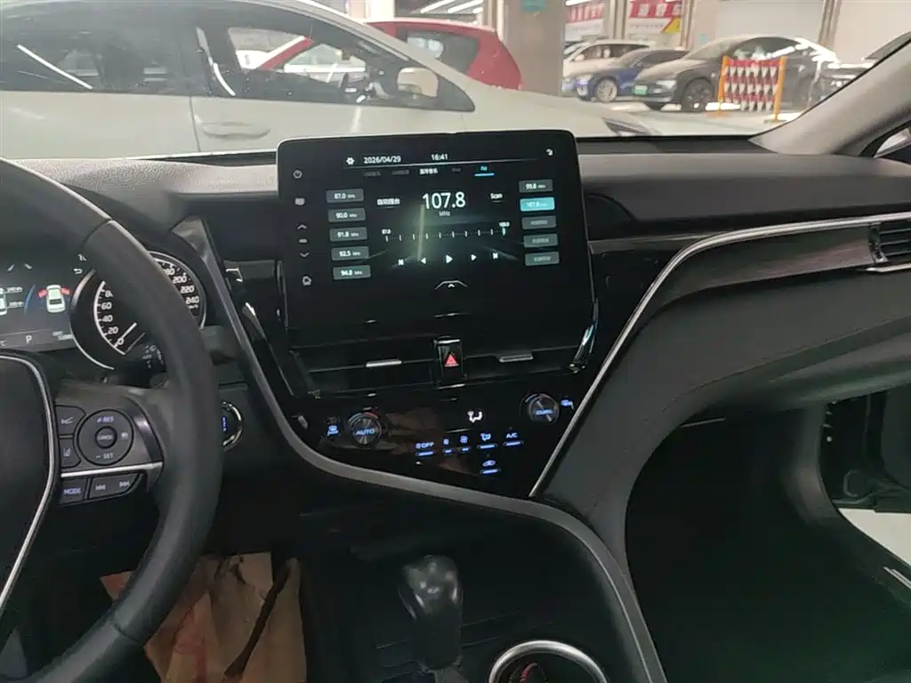 Toyota Camry 2021 2.0G Luxury Edition фото 13