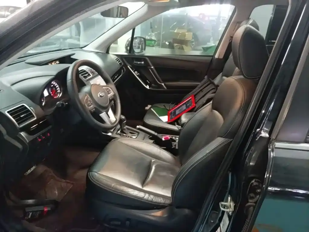 Subaru Forester 2016 2.0i Fashion Navigation Edition фото 15