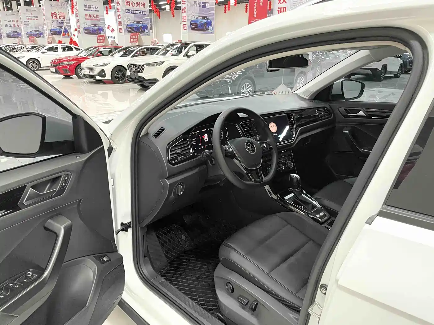 Volkswagen T-ROC 2022 280TSI DSG 2WD Comfort PLUS фото 7