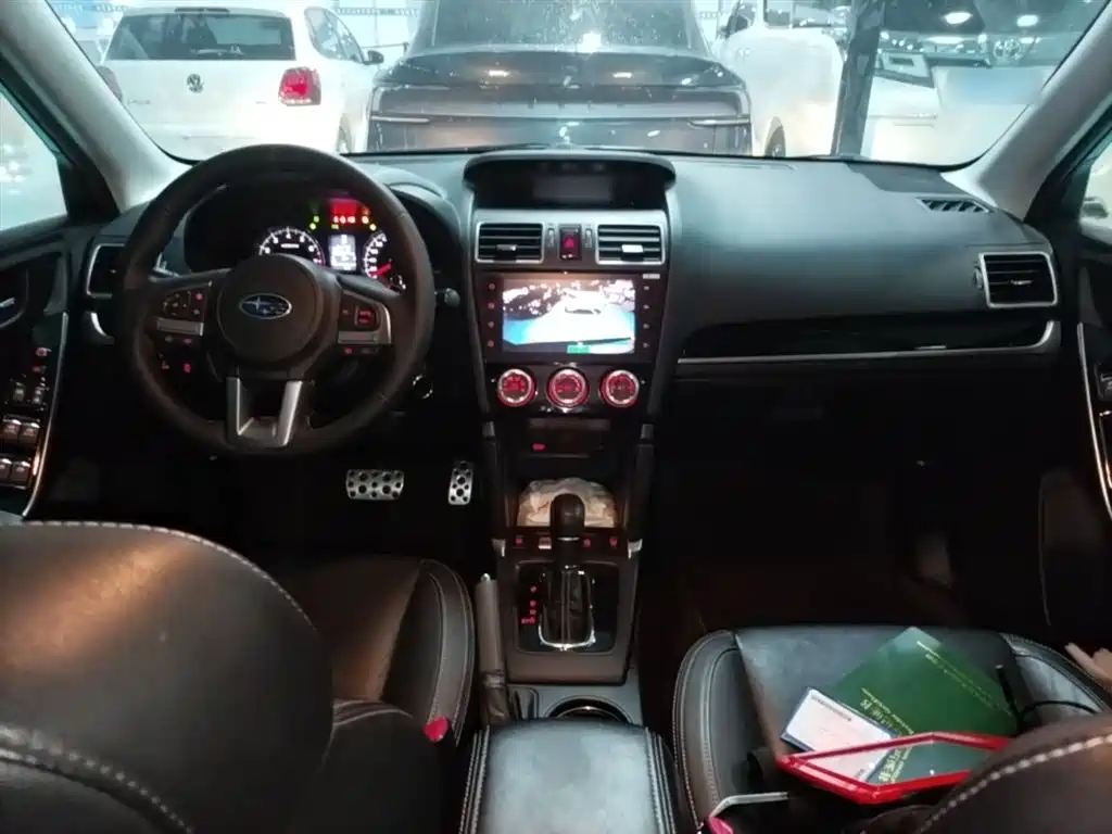 Subaru Forester 2016 2.0i Fashion Navigation Edition фото 10