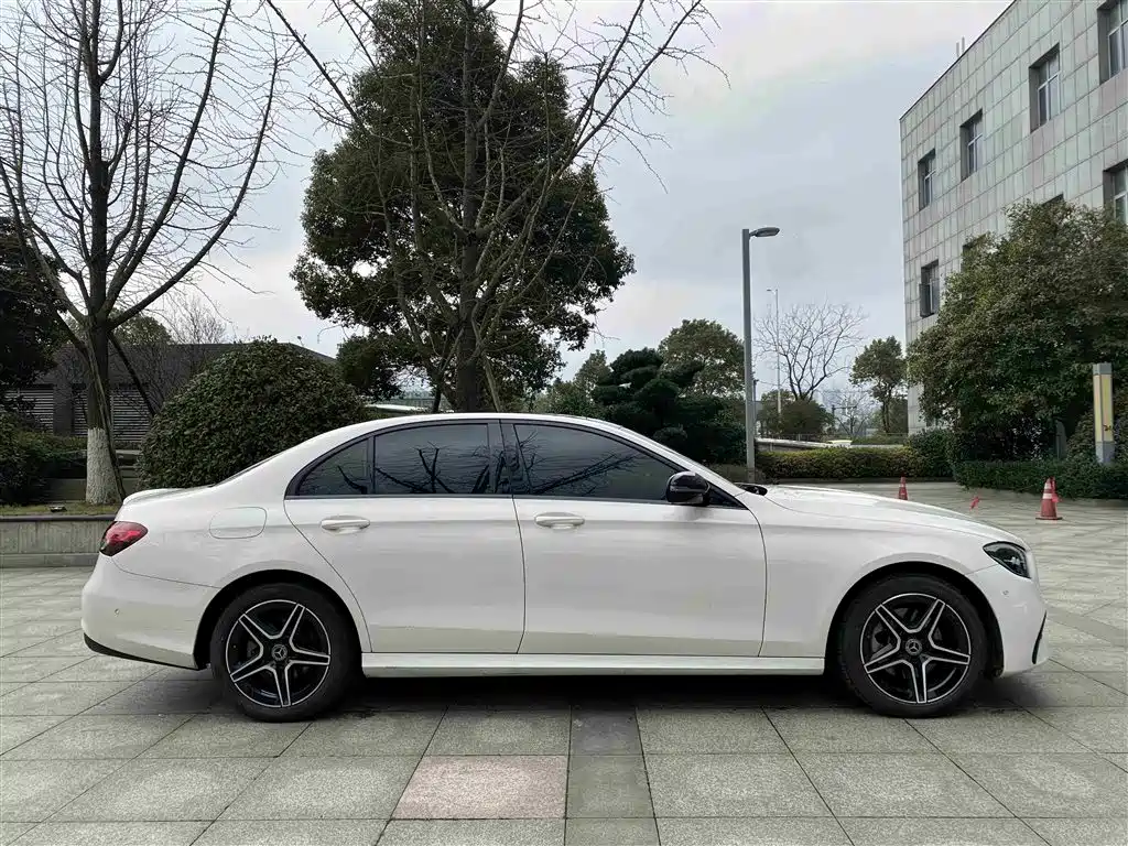  E CLASS