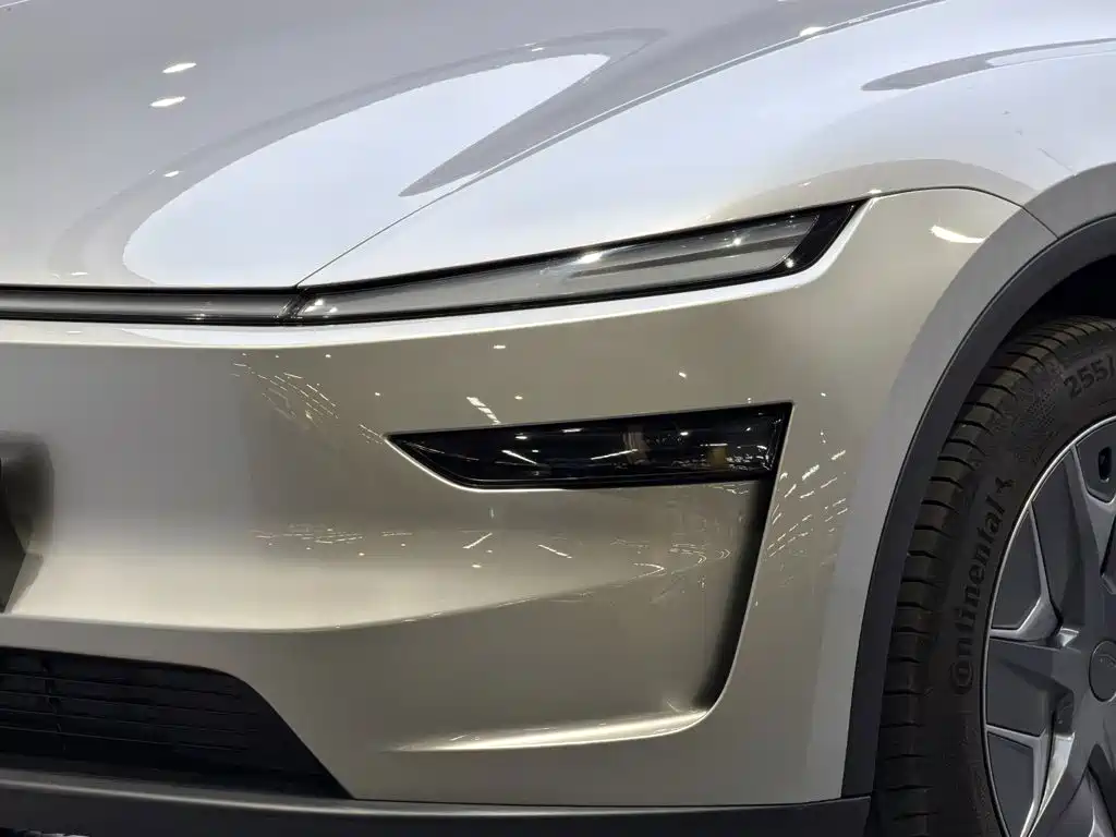Tesla Model Y L 2026 2025 Facelift Long Range AWD
