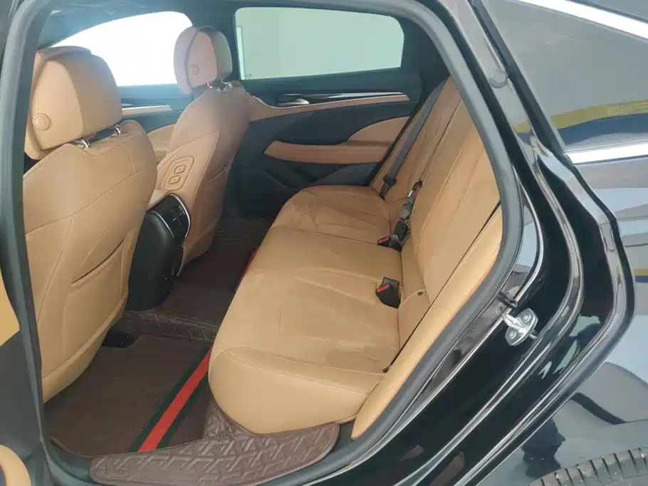 Photo 11 - Buick LaCrosse
