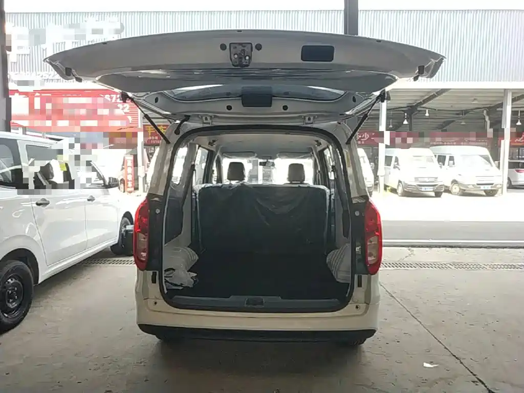 Wuling Motors Wuling Hongguang New Energy 2026 2024 Model Pure Electric 300KM Utility Version