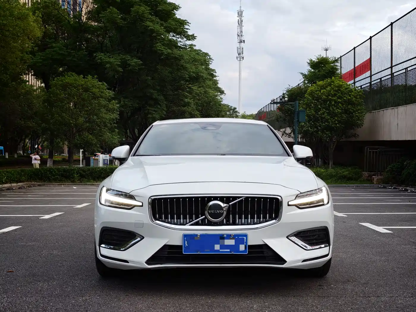 Volvo S60 2025 B4 Smart Luxury Edition фото 2