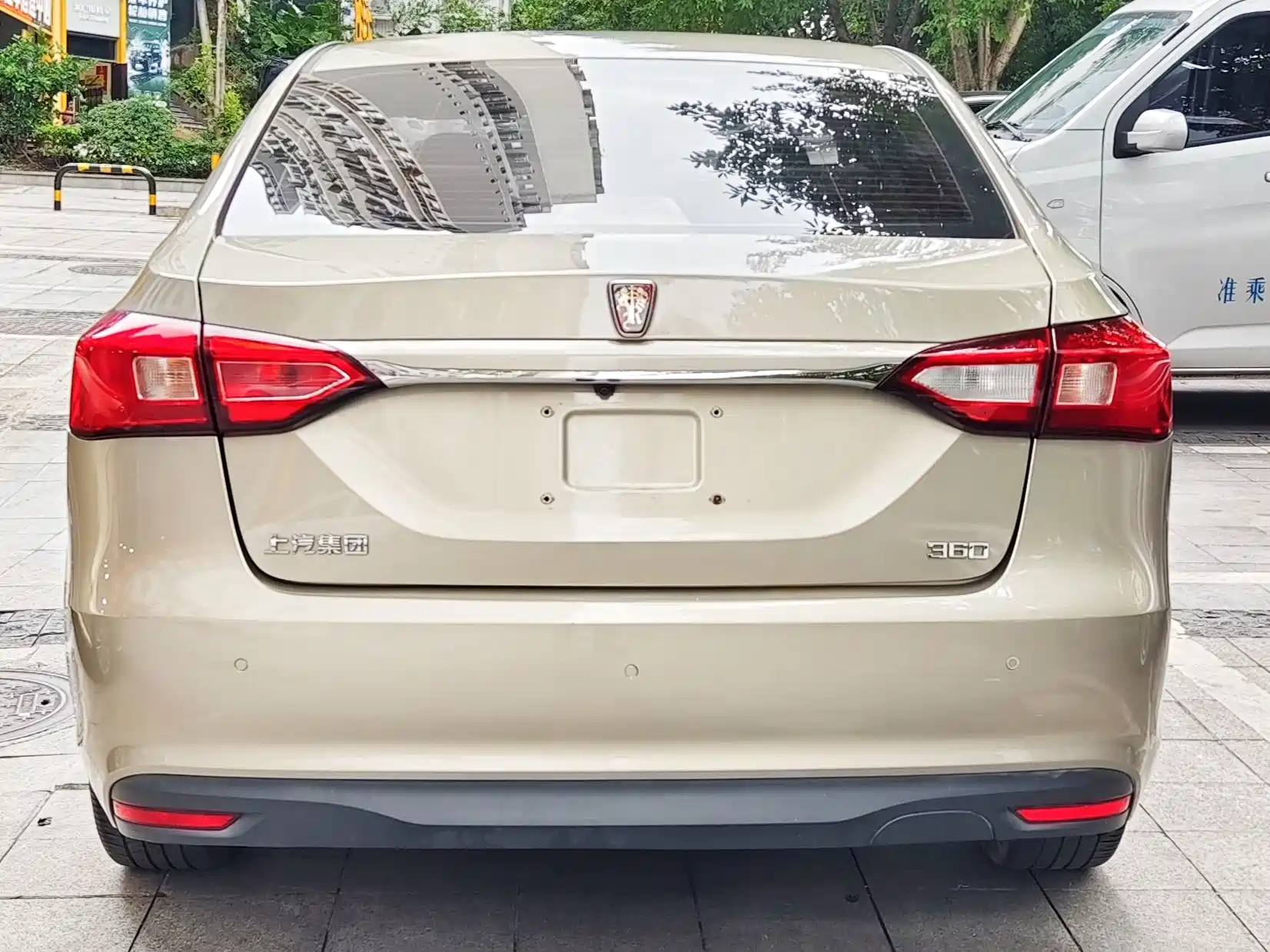 Фото 4 - Roewe 360