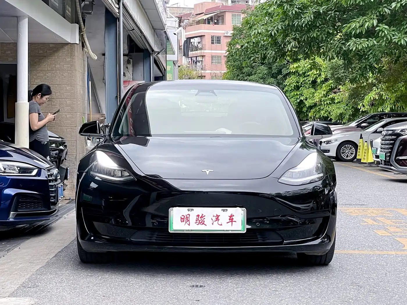 TESLA MODEL 3