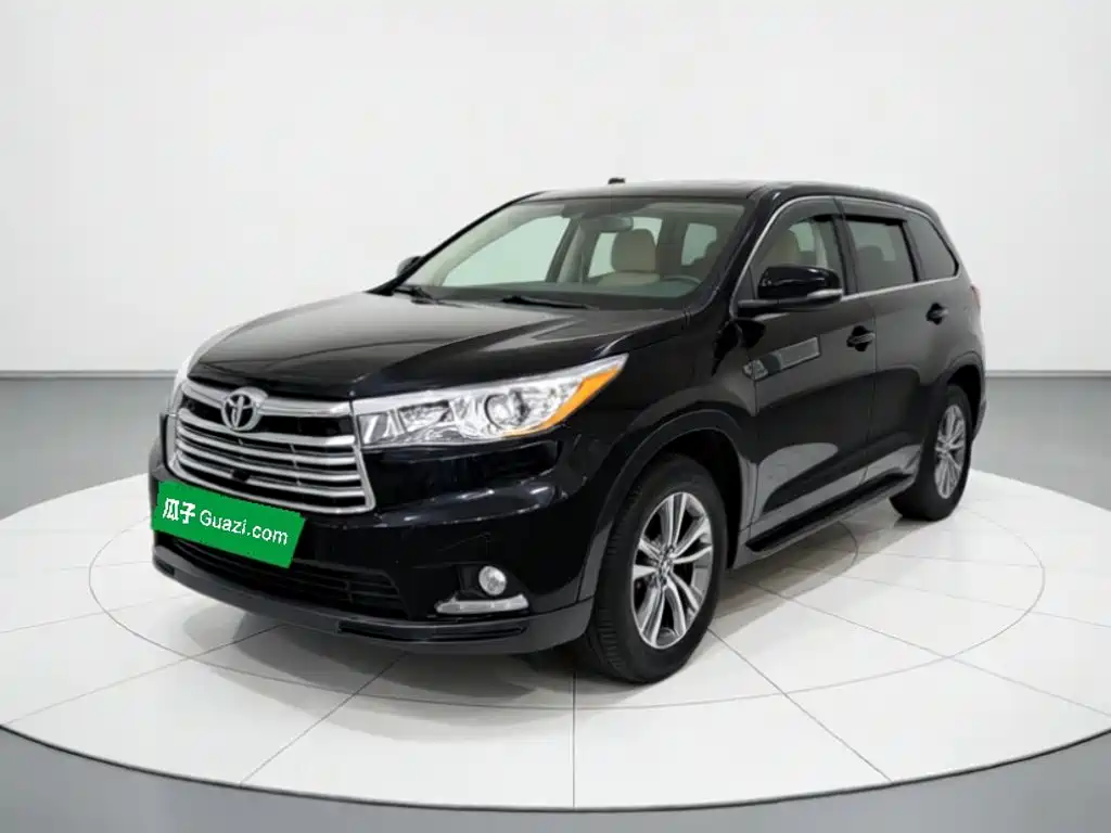 Фото 2 - Toyota Highlander