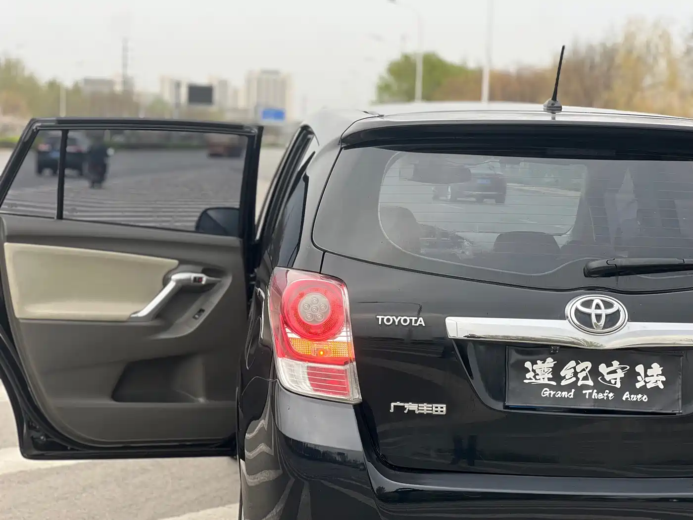 Toyota E'Z 2014 Xingyao 180E CVT Elite фото 18