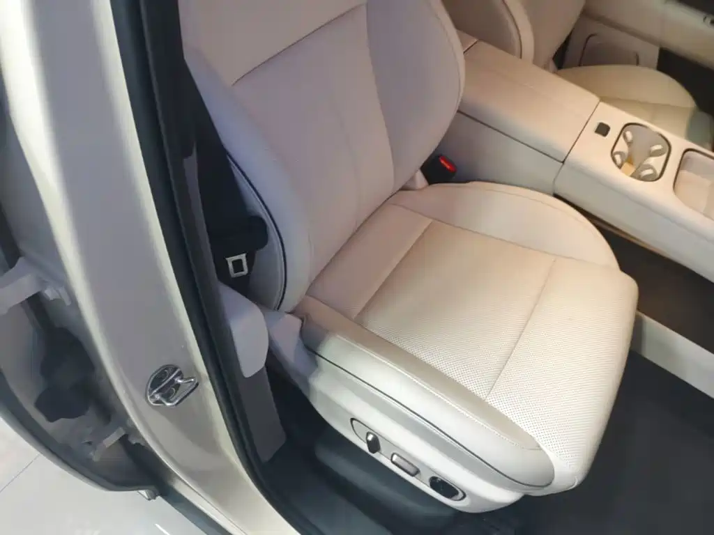 Li Auto i6 2025 2025 2WD Base Model