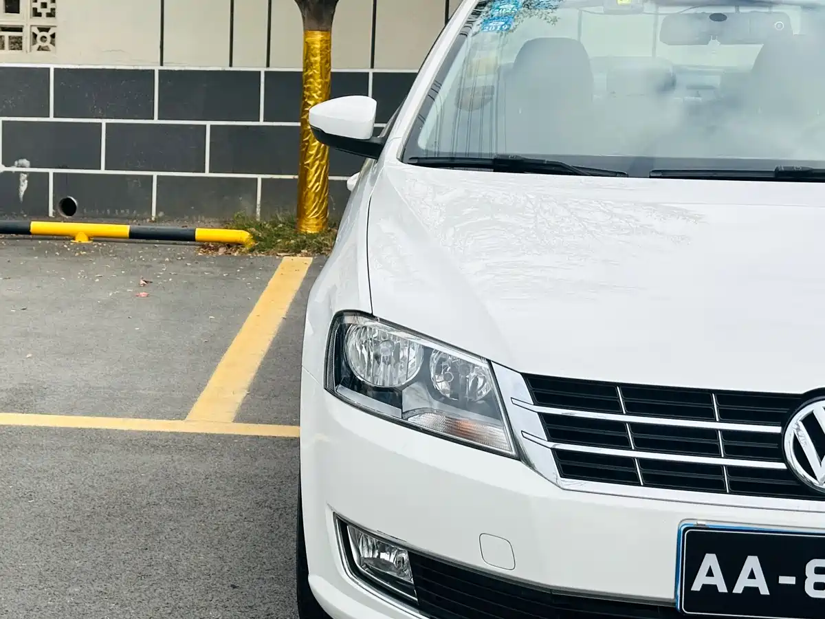 Volkswagen Lavida 2013 Facelift Classic 1.6L Automatic Comfort фото 6