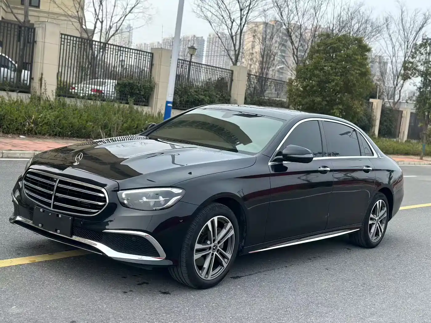 Mercedes-Benz E-Class 2022 Model Facelift II E 260 L Sport фото 3