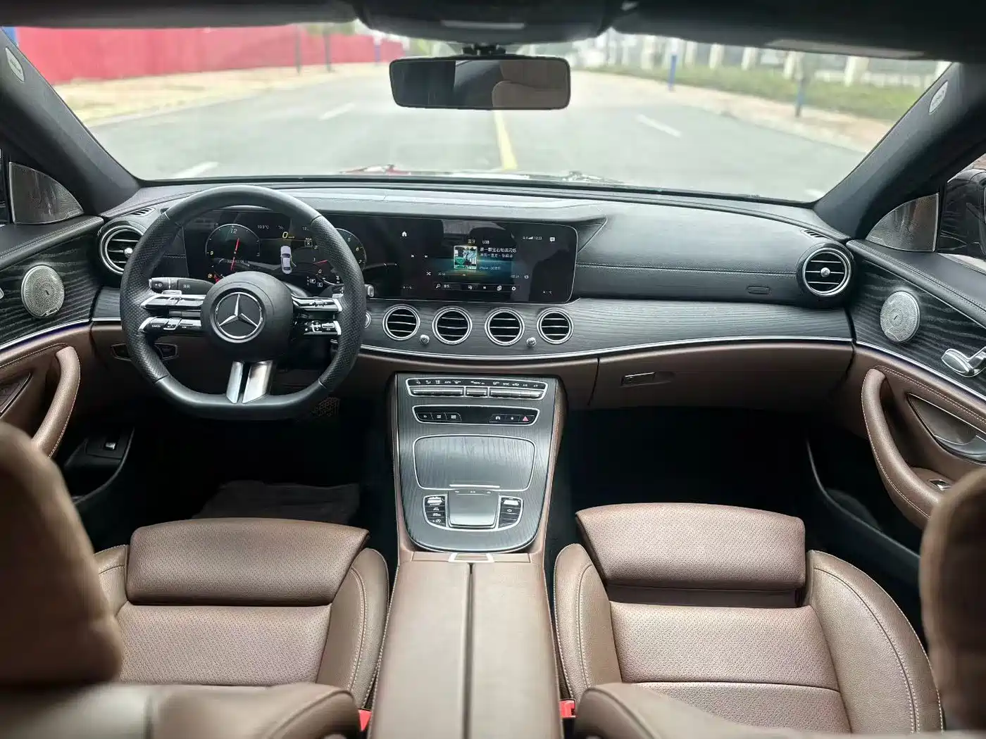 Mercedes-Benz E-Class 2022 Model Facelift II E 260 L Sport фото 4