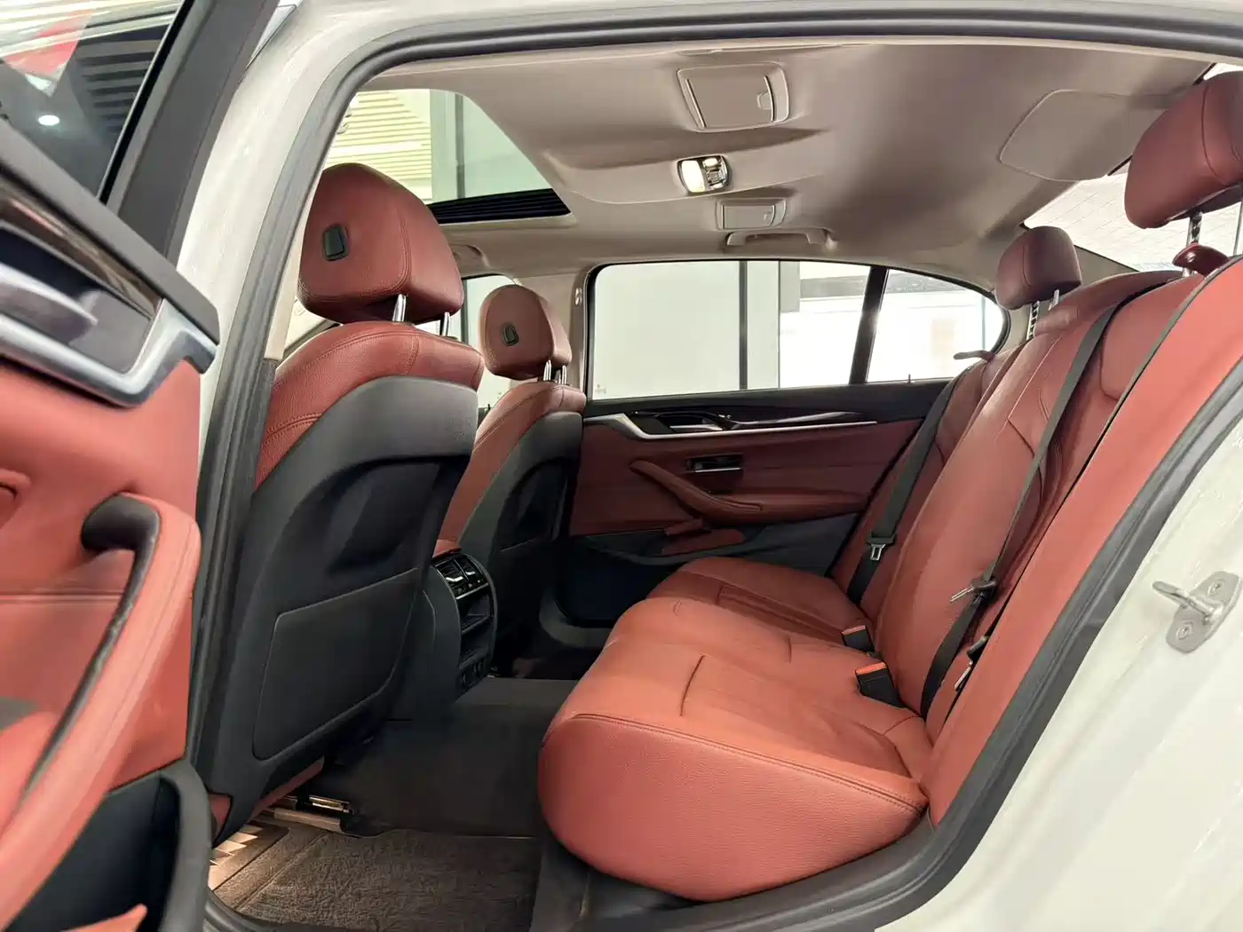 BMW 5 Series 2018 528Li Launch Special Edition фото 9