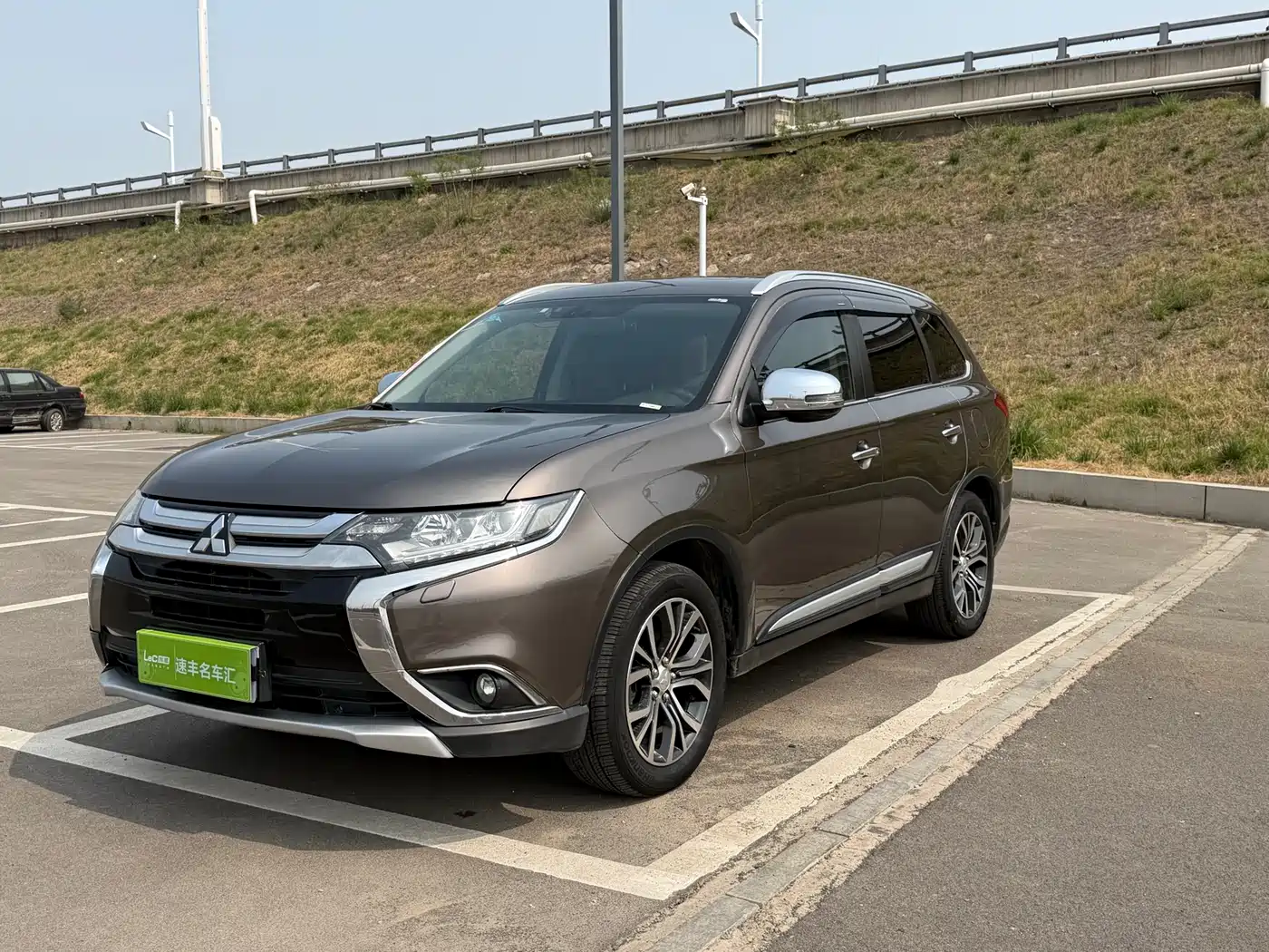 Mitsubishi Outlander (Import) 2016 2.4L 4WD Elite 5-seater