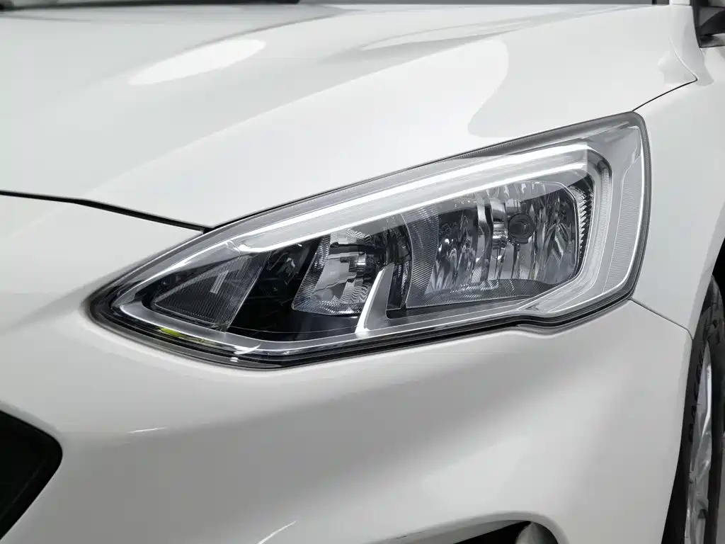 Фото 7 - Ford Focus