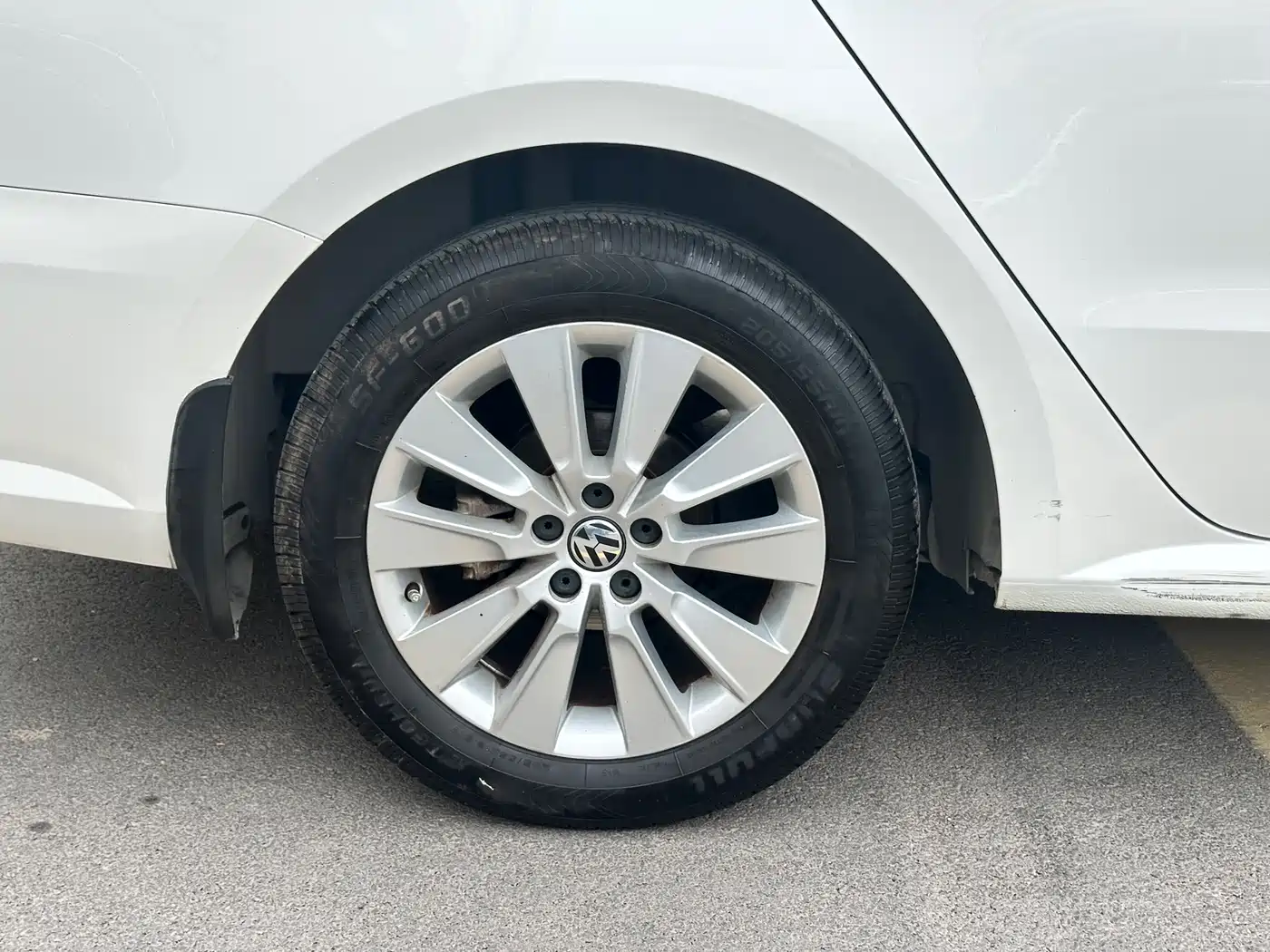 Volkswagen Lavida 2013 Facelift Classic 1.6L Automatic Comfort фото 5