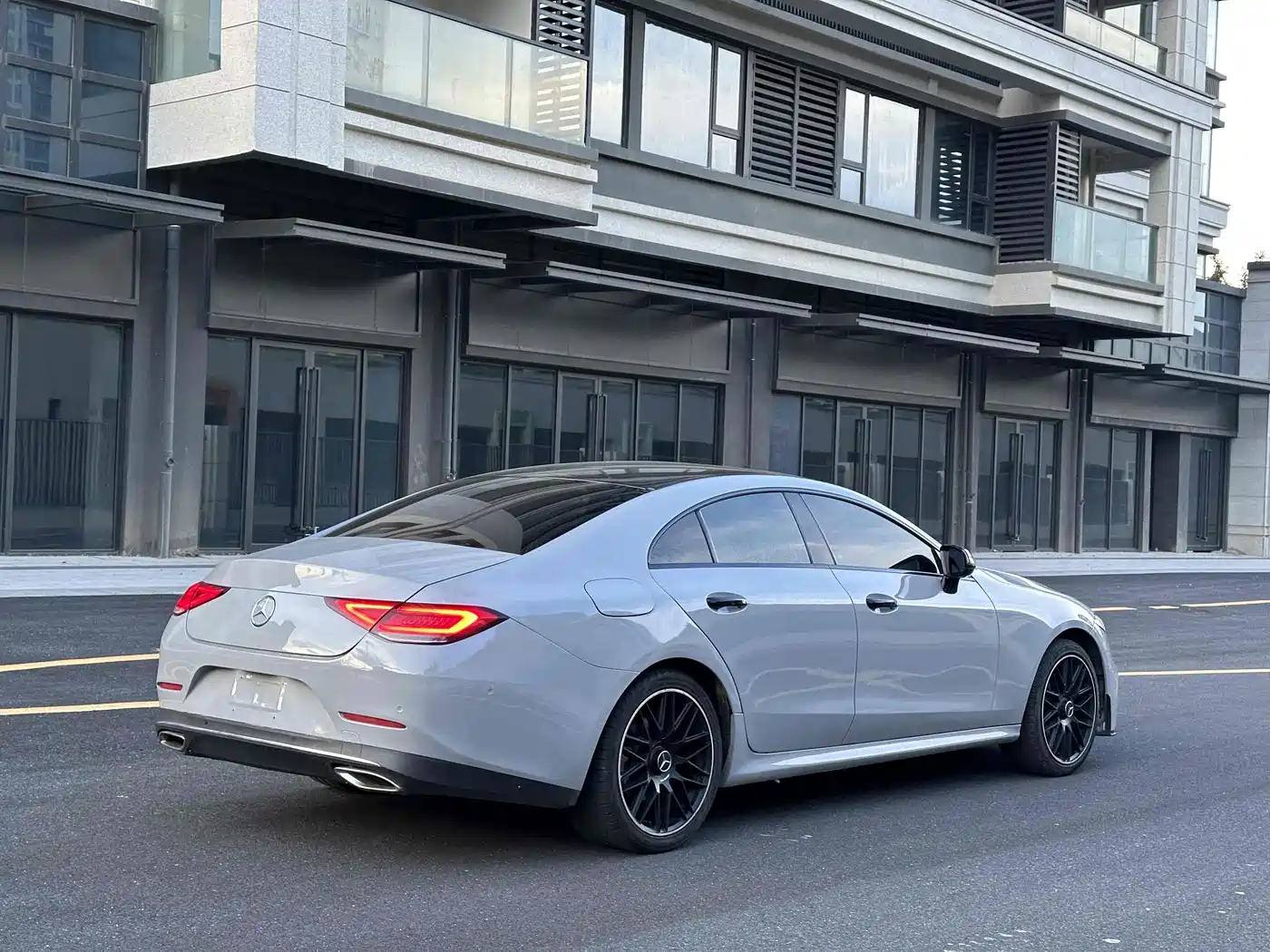 MERCEDES-BENZ CLS