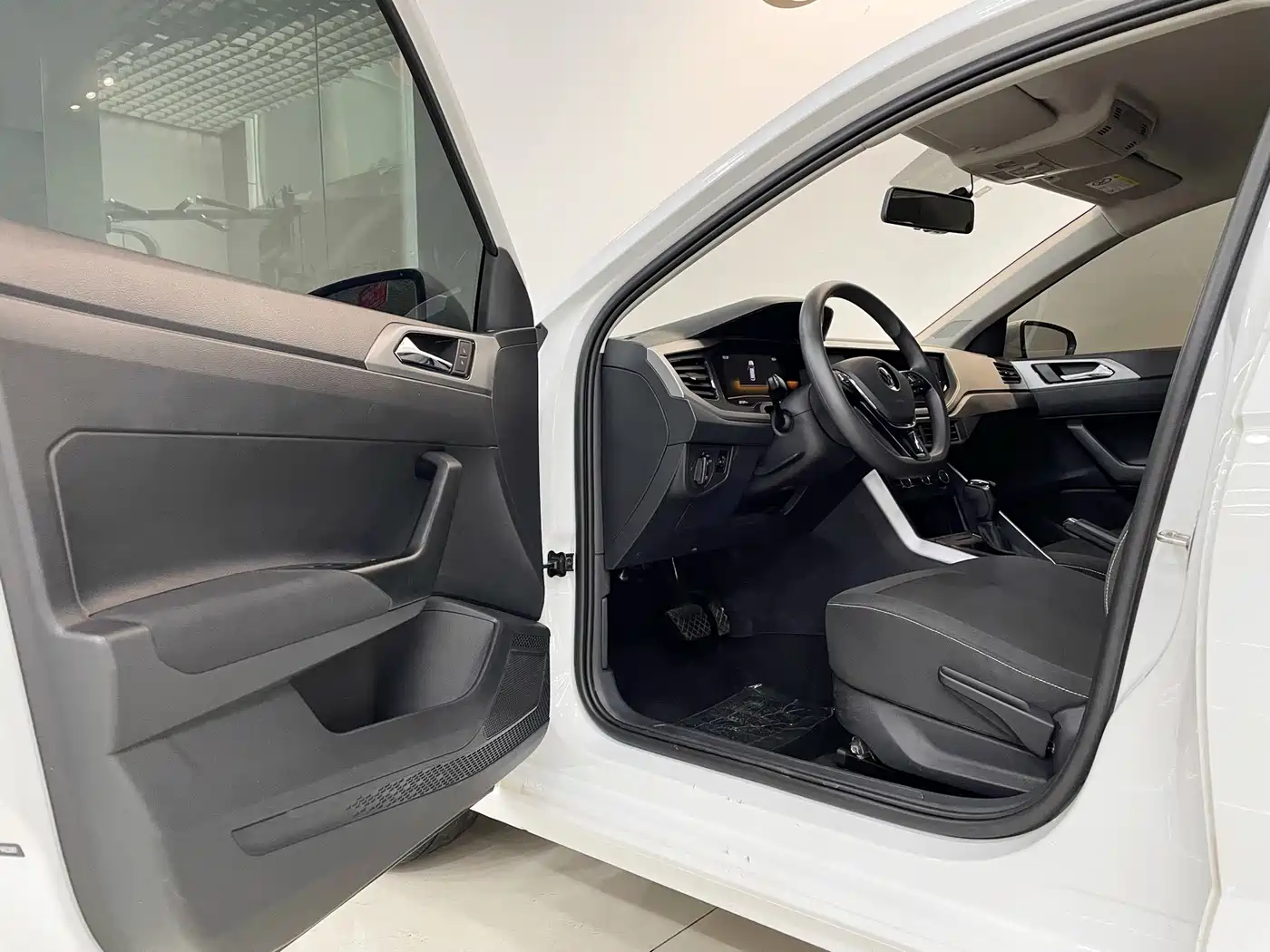 Volkswagen Polo 2023 2023 Facelift Plus 1.5L Auto Joyful Living Edition