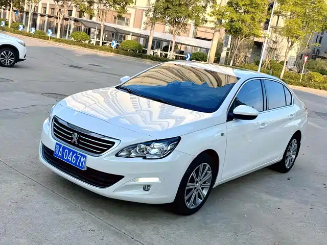 PEUGEOT 408