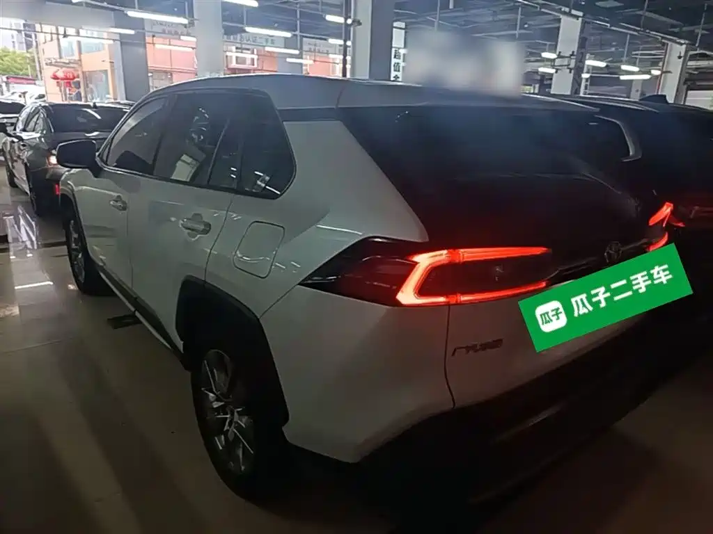 Toyota Wildlander 2023 2.0L CVT FWD Urban фото 5