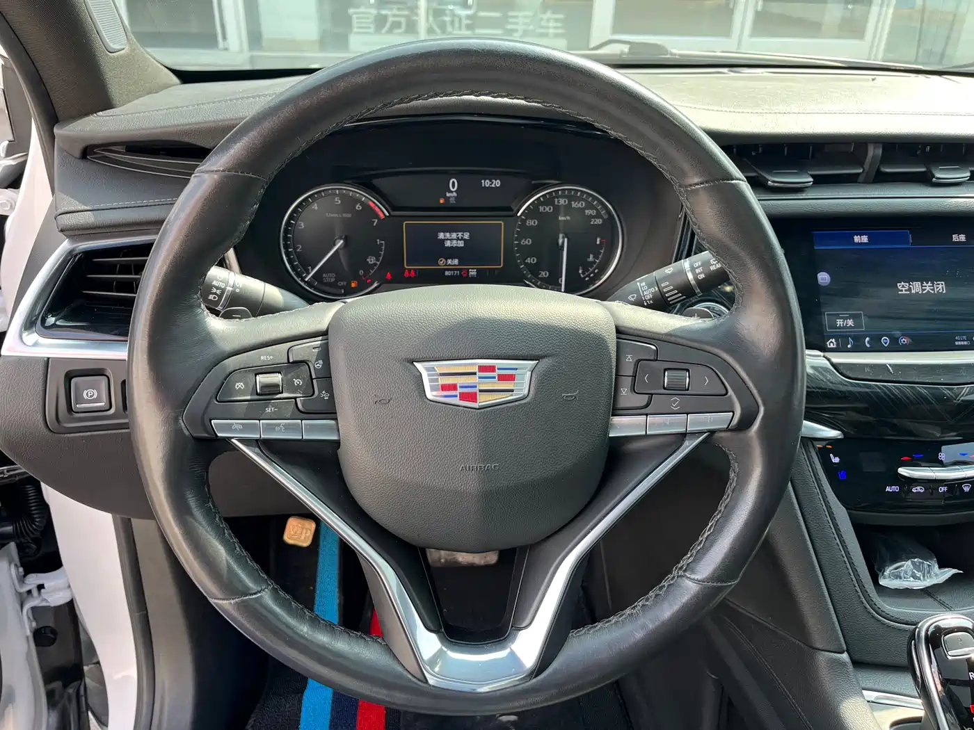 CADILLAC XT6