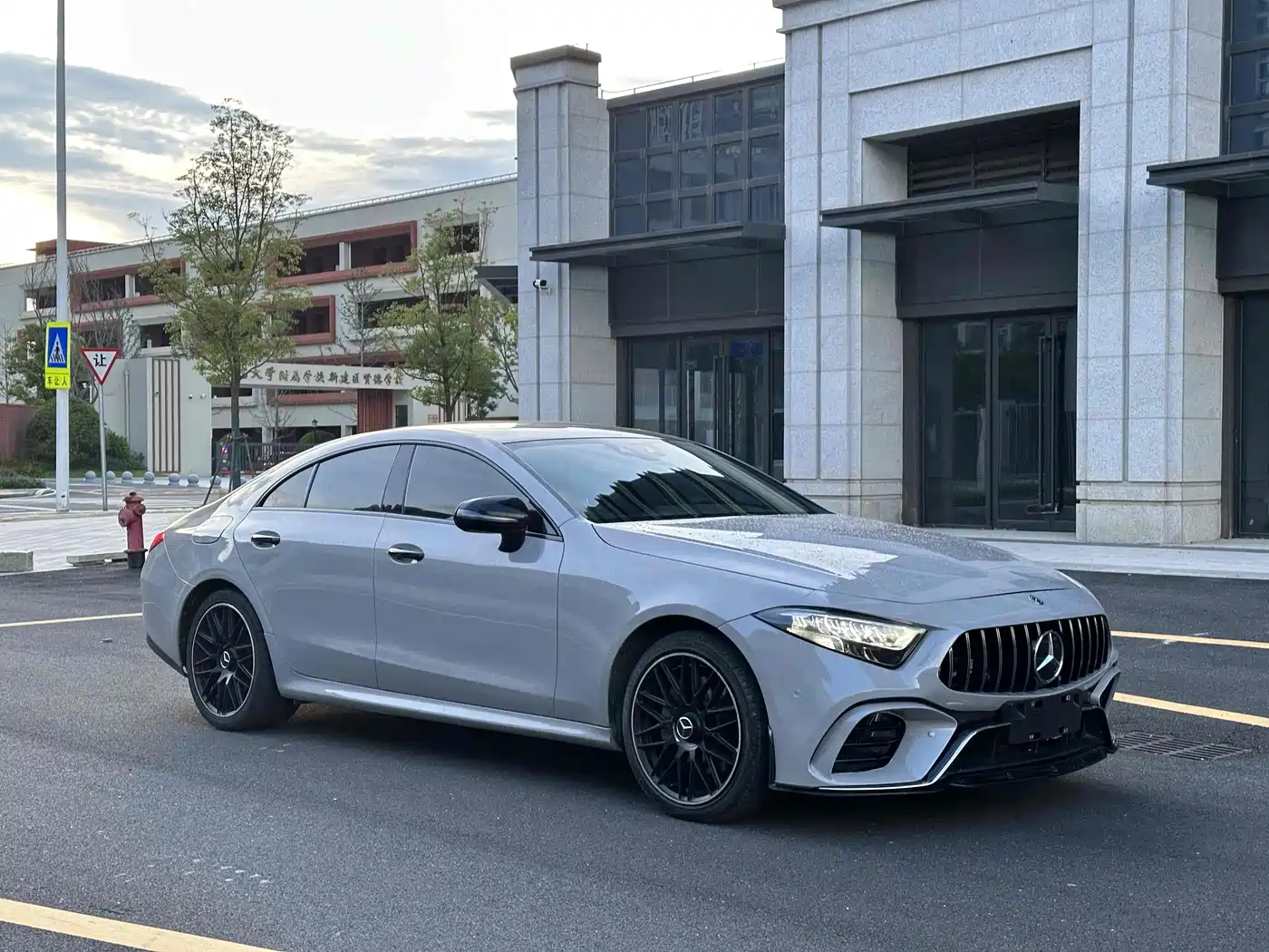 MERCEDES-BENZ CLS
