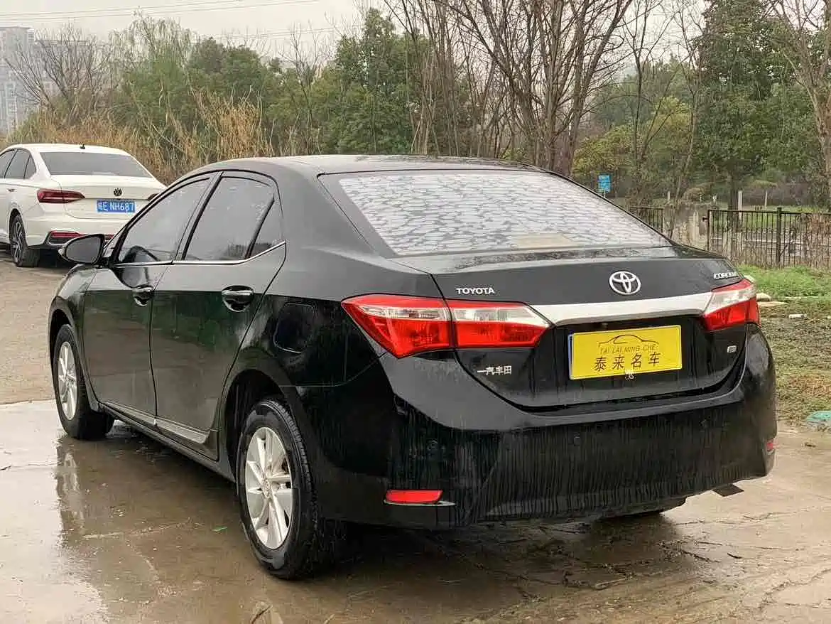 Toyota Corolla 2014 1.6L CVT GL-i фото 9