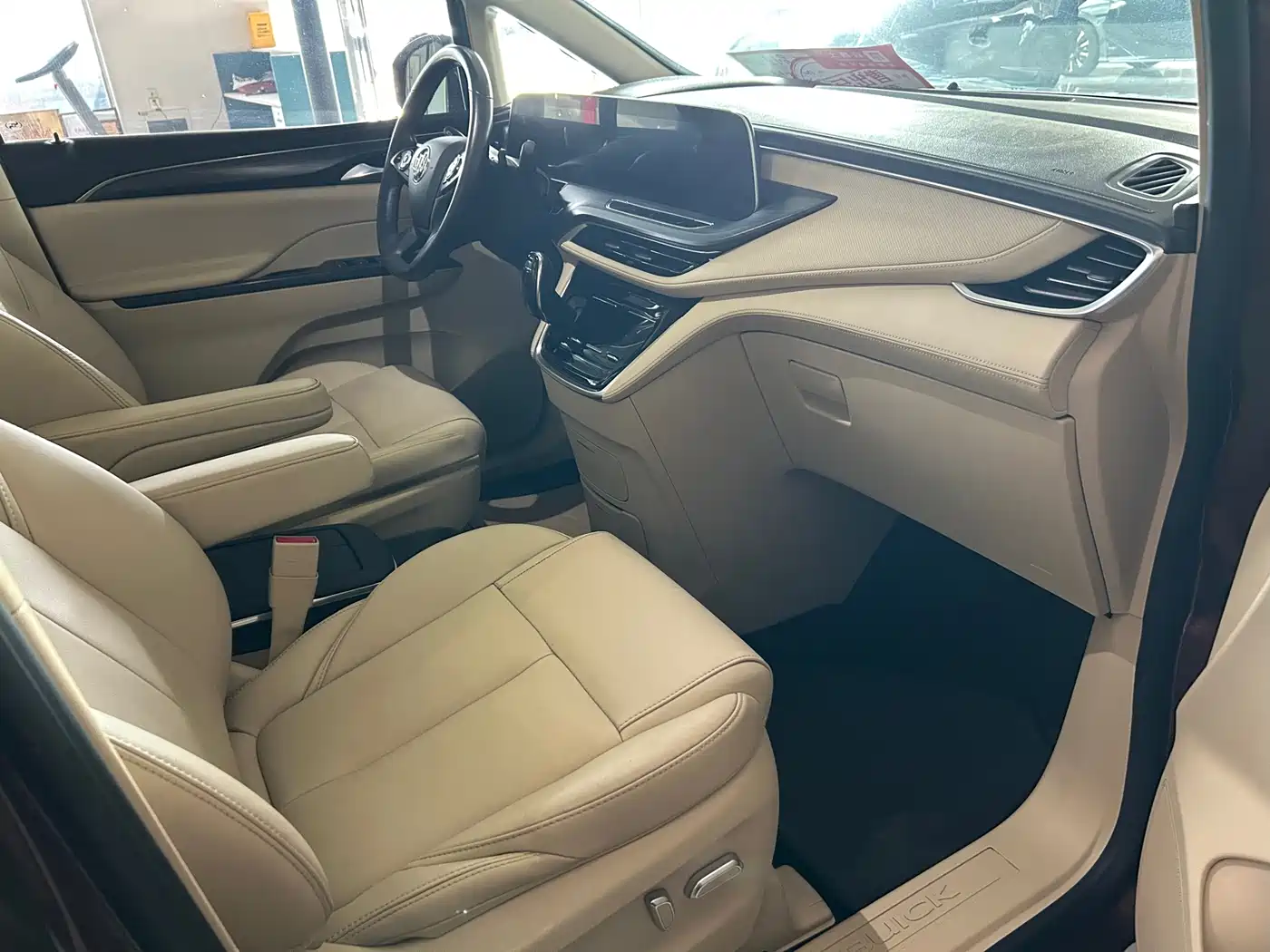 Buick GL8 2023 ES Landmaster Exclusive фото 8