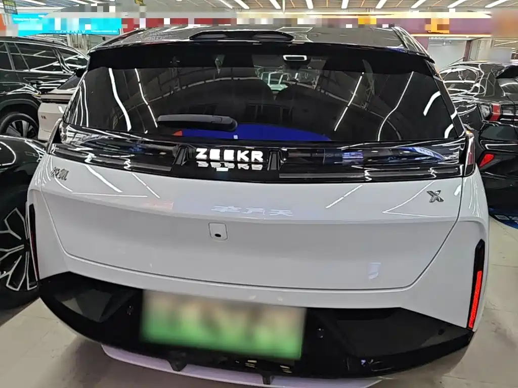 2025 ZEEKR X