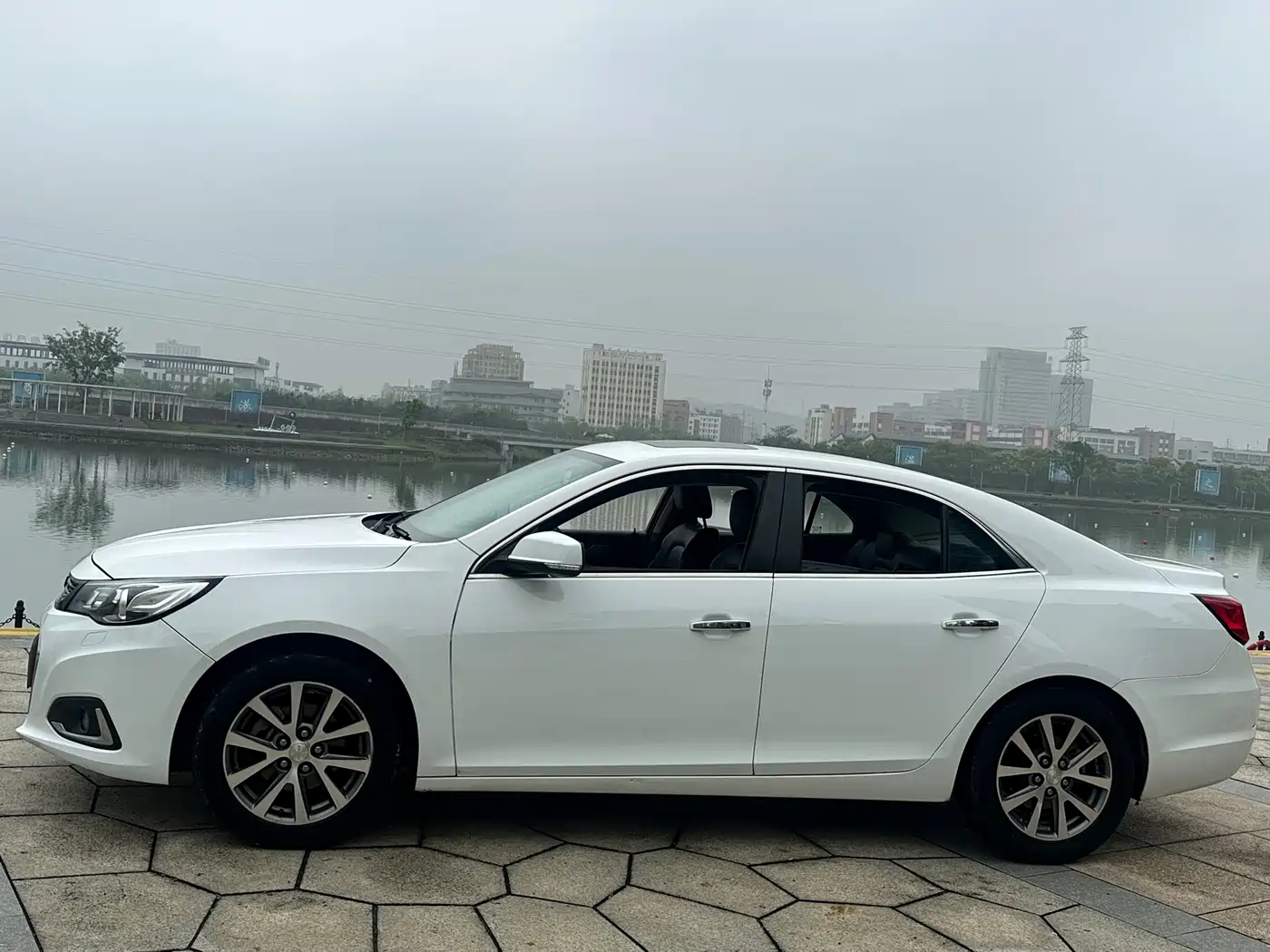 Chevrolet Malibu 2016 Model 2.4L Automatic Luxury Edition фото 7