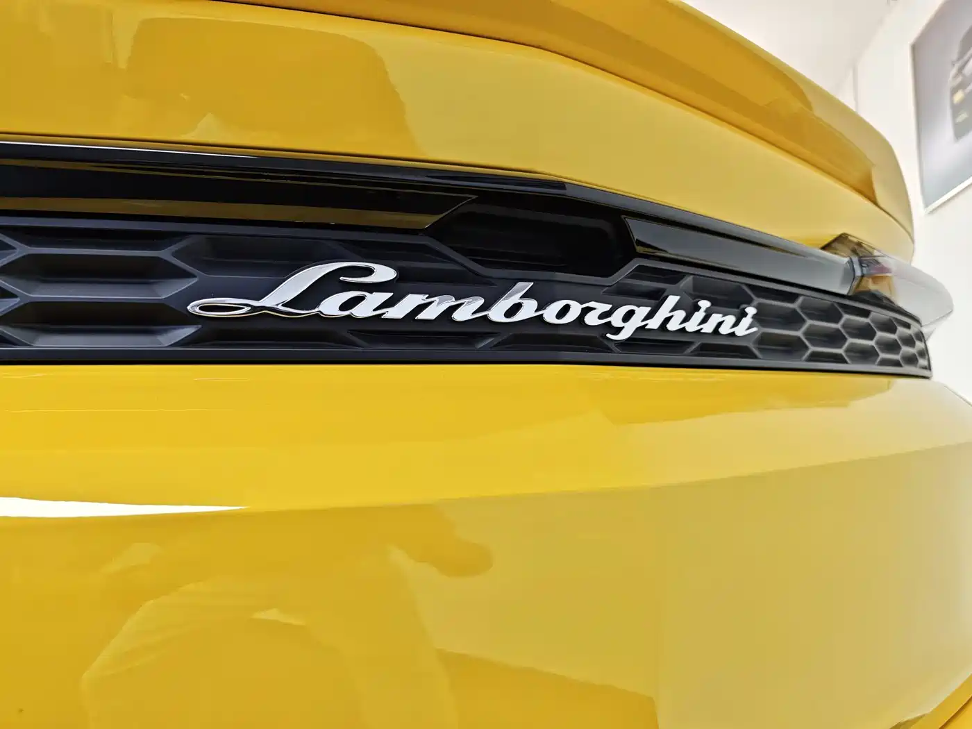 Lamborghini Urus SE 2026 2025 4.0T Standard Edition