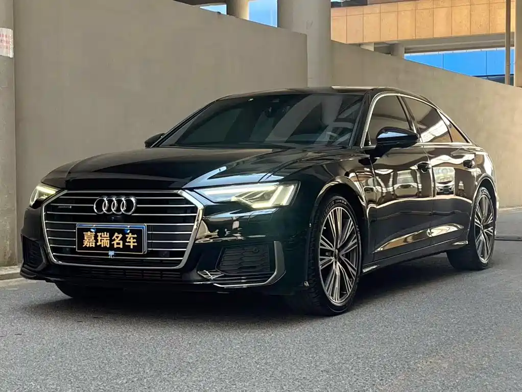 Фото 1 - Audi A6L